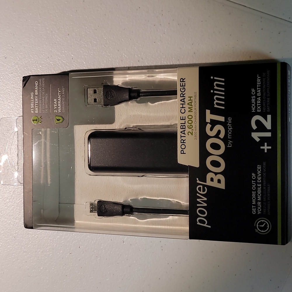 NIB portable charger by Mophie